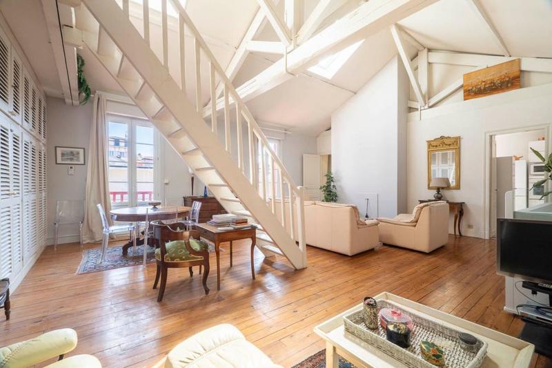 Appartement - 101 m² - 4 pièces