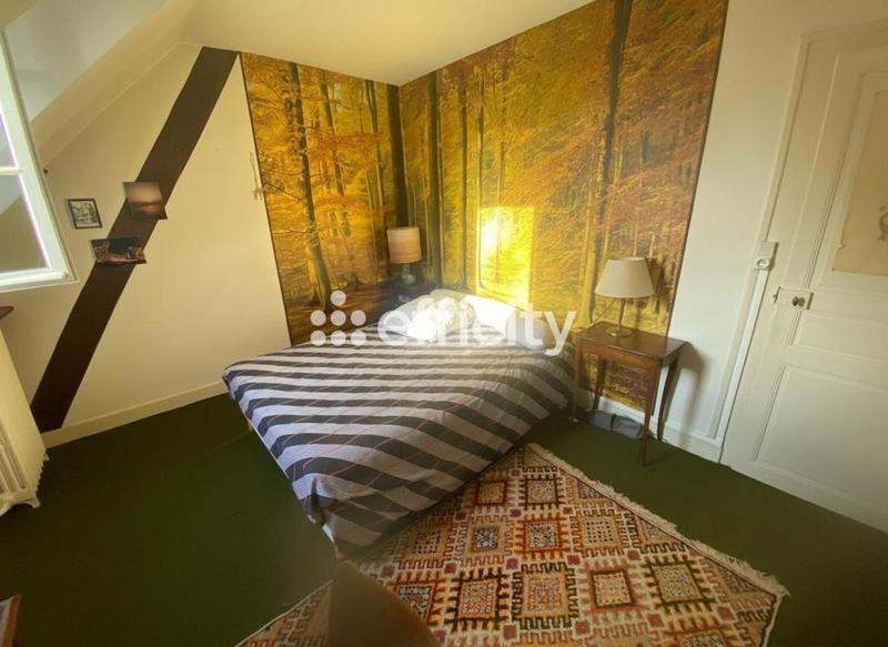 Demeure - 230 m² - 9 pièces