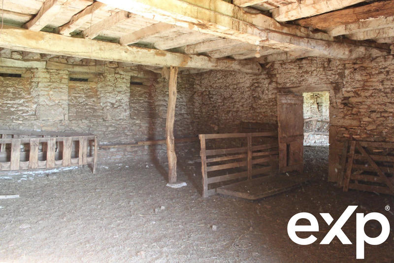 Ferme - 800 m² - 1 pièce