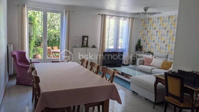 Maison - 90 m² - 5 pièces