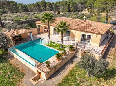 Maison - 200 m² - 4 pièces