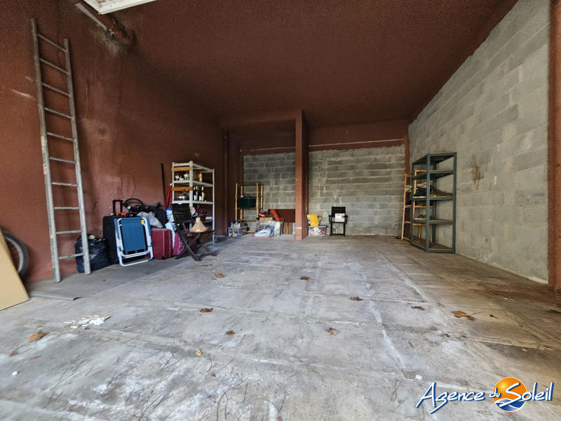 Parking / Garage - 43 m²