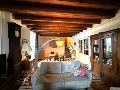 Maison traditionnelle - 243 m² - 8 pièces
