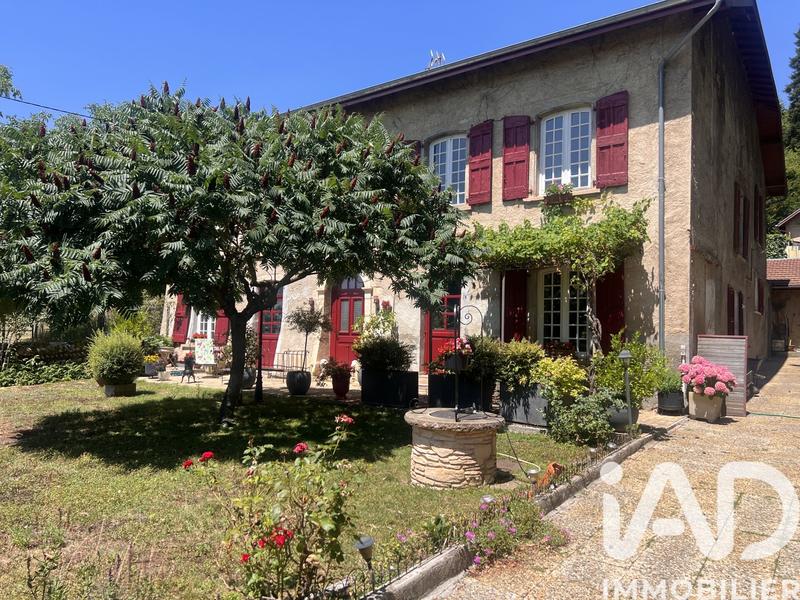 Maison - 252 m² - 12 pièces