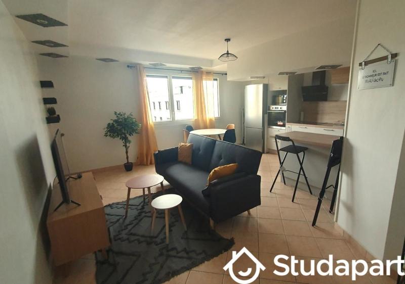 Chambre - 11 m² - 1 pièce