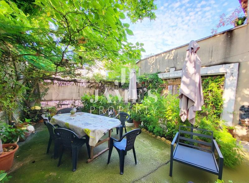 Maison - 200 m² - 6 pièces