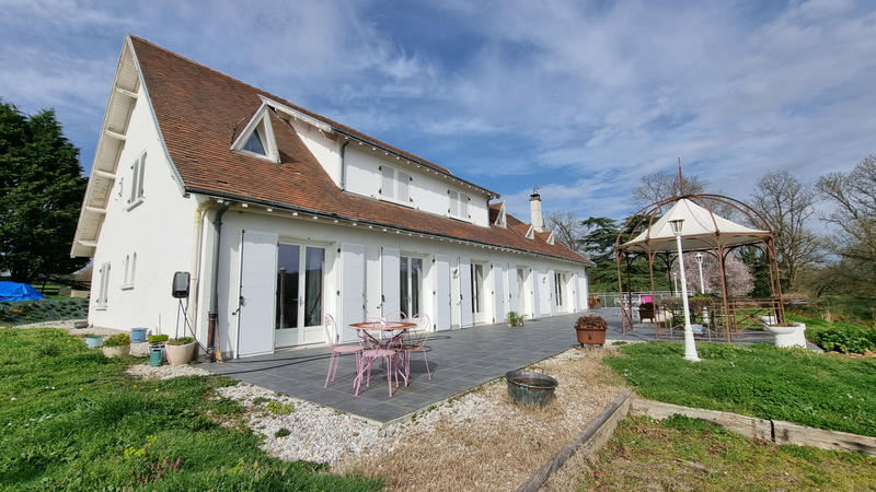 Maison - 337 m² - 10 pièces
