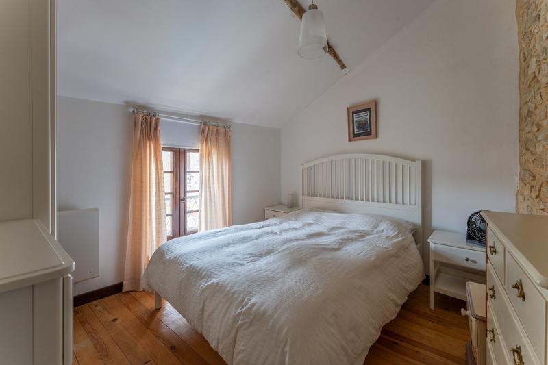 Maison - 300 m² - 11 pièces