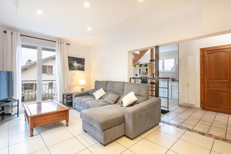 Maison - 141 m² - 8 pièces