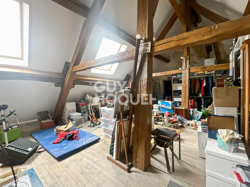 Maison - 201 m² - 7 pièces