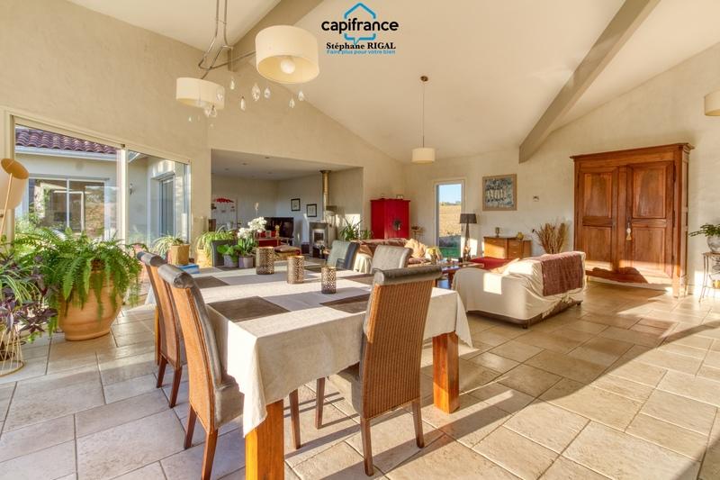 Propriété - 190 m² - 6 pièces