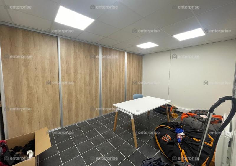 Local d'activité / Entrepôt - 280 m²