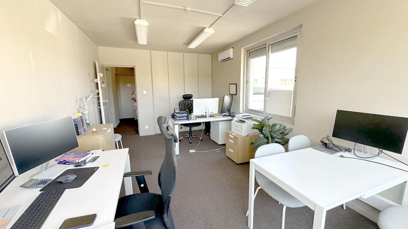 Bureau - 19 m² - 2 pièces