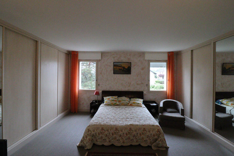 Maison - 265 m² - 10 pièces