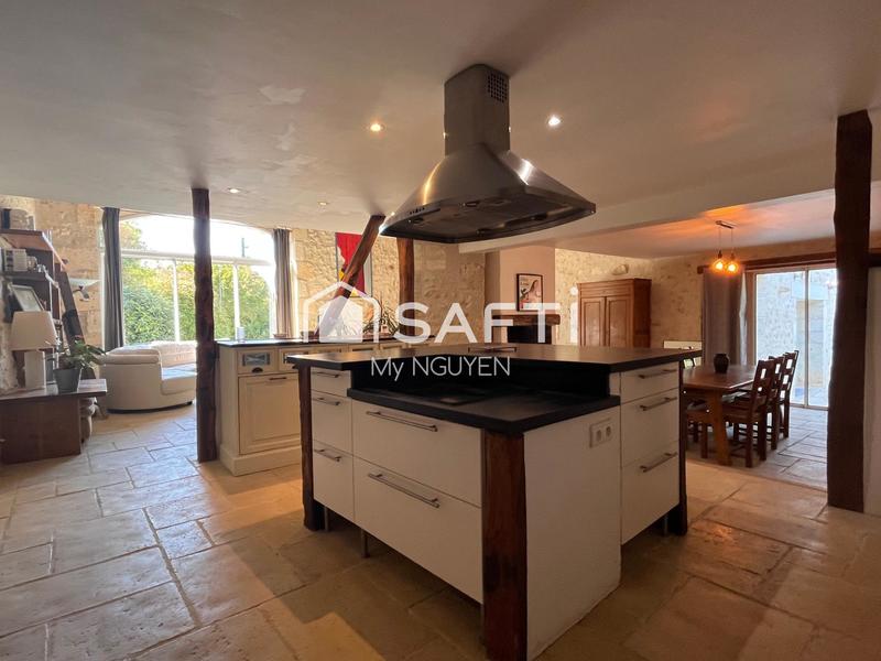 Maison - 235 m² - 8 pièces