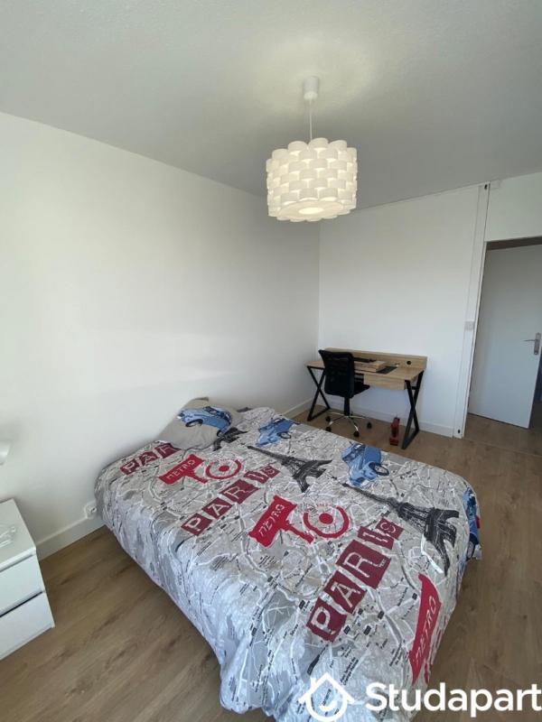 Chambre - 11 m² - 1 pièce