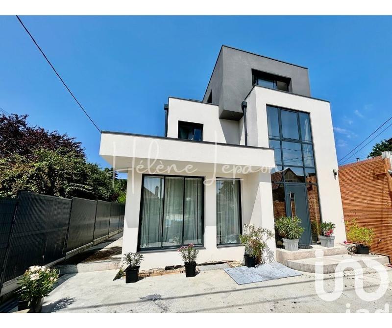 Maison de maîtres - 234 m² - 8 pièces