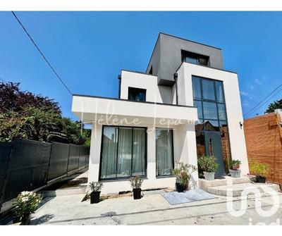 Maison de maîtres - 234 m² - 8 pièces