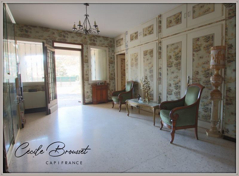 Maison - 210 m² - 7 pièces