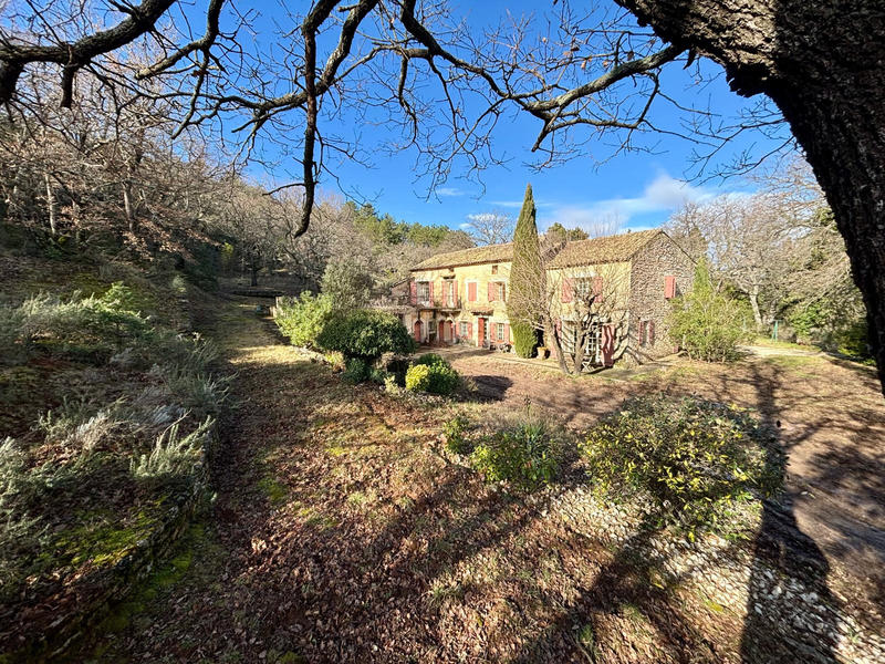 Mas - 250 m² - 7 pièces