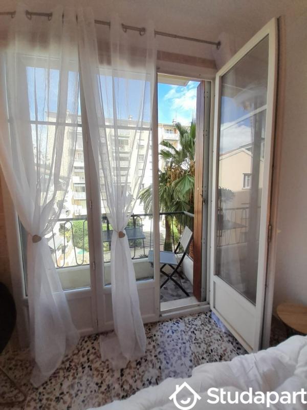 Chambre - 13 m² - 1 pièce