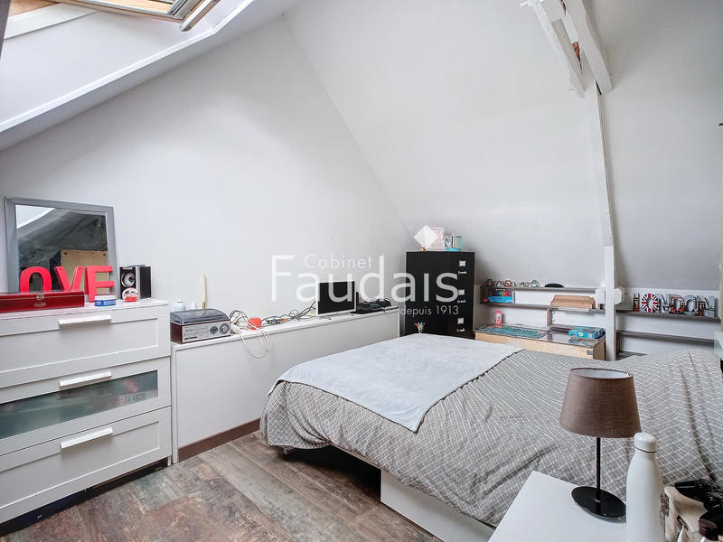 Maison - 182 m² - 9 pièces