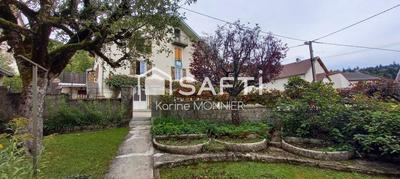 Maison - 250 m² - 9 pièces