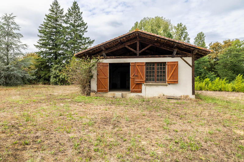 Maison - 202 m² - 9 pièces