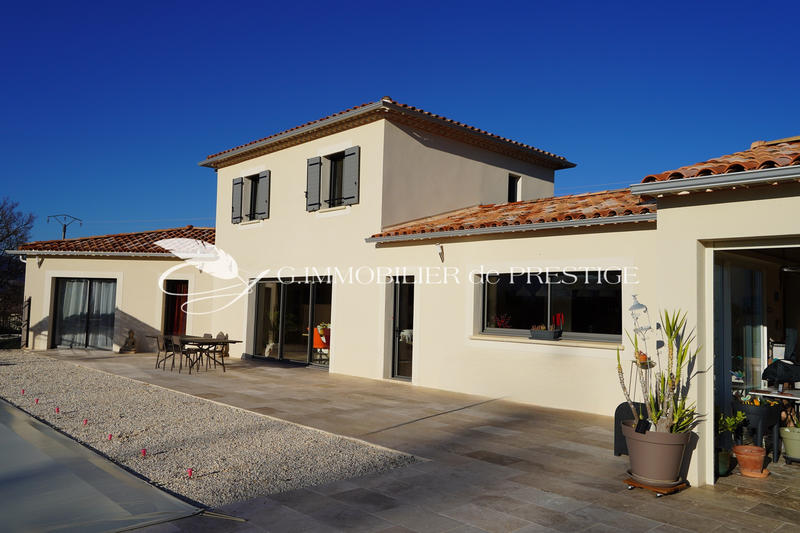 Villa - 181 m² - 6 pièces