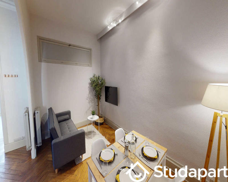 Chambre - 80 m² - 1 pièce