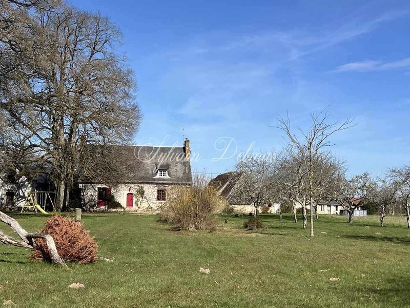 Maison - 600 m² - 5 pièces