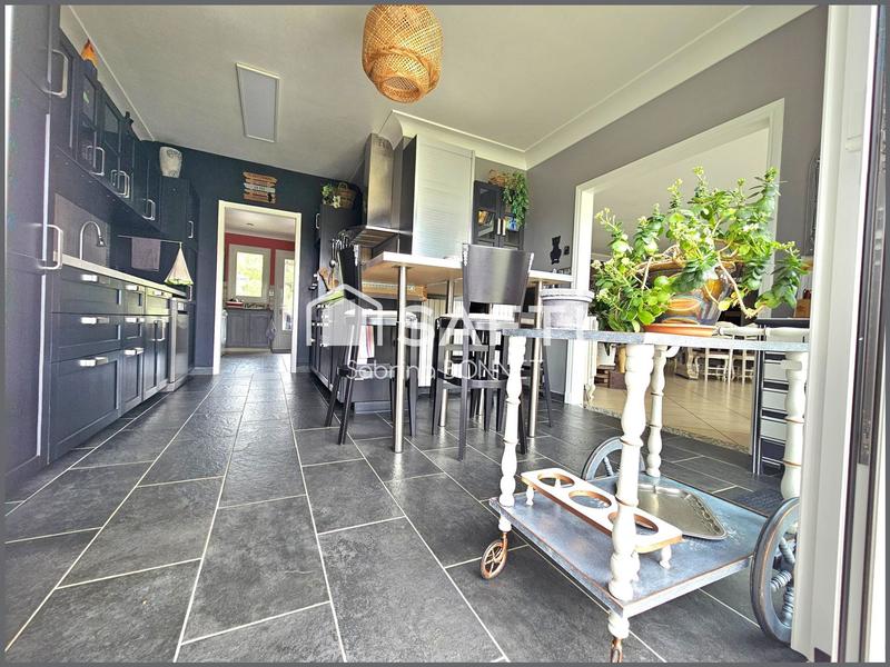 Maison - 212 m² - 7 pièces