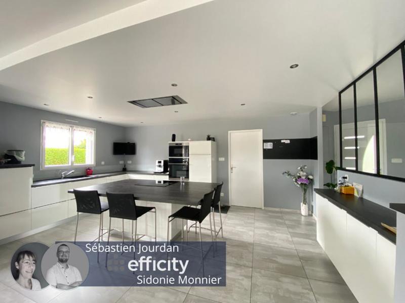 Pavillon - 180 m² - 6 pièces