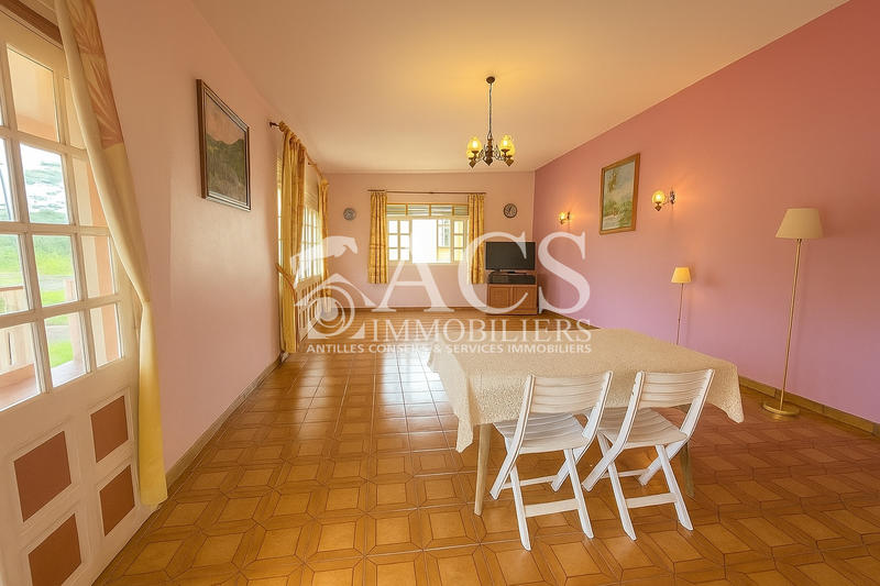 Maison - 187 m² - 8 pièces