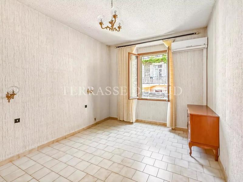 Immeuble - 195 m² - 7 pièces
