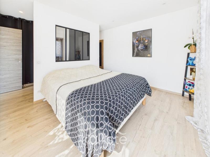 Villa - 166 m² - 6 pièces