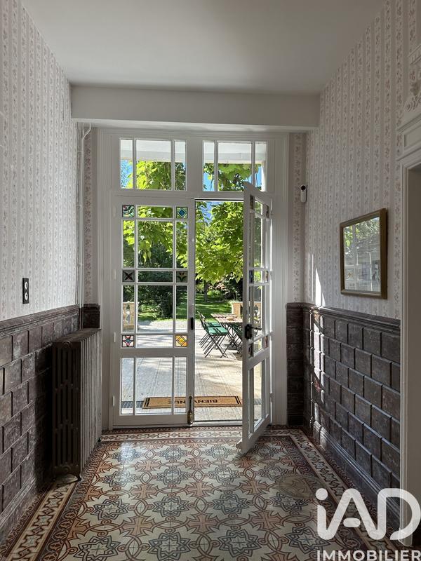 Maison - 483 m² - 12 pièces