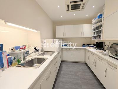 Bureau - 136 m² - 6 pièces