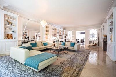 Maison - 306 m² - 6 pièces