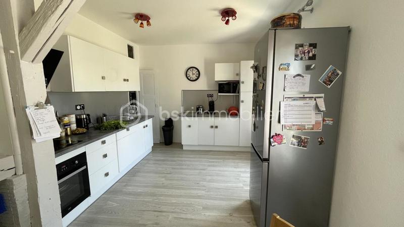 Maison traditionnelle - 235 m² - 11 pièces