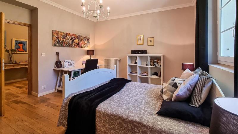 Propriété - 473 m² - 11 pièces