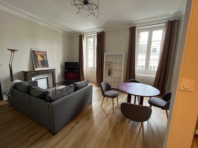 Appartement - 98 m² - 5 pièces