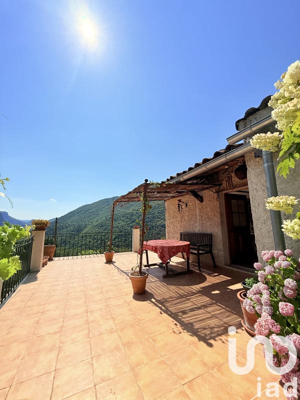 Maison - 97 m² - 5 pièces