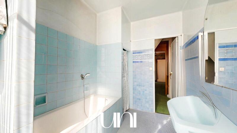 Maison - 280 m² - 11 pièces