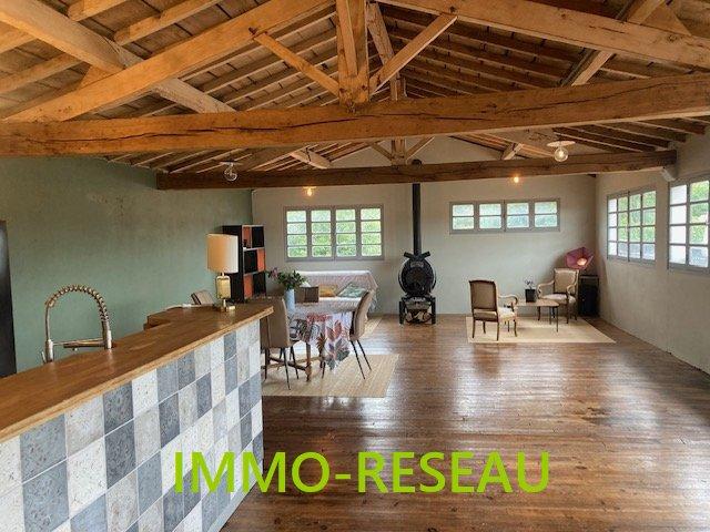 Maison - 285 m² - 8 pièces