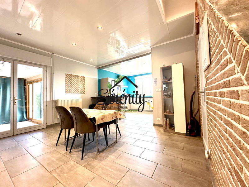 Maison - 90 m² - 5 pièces