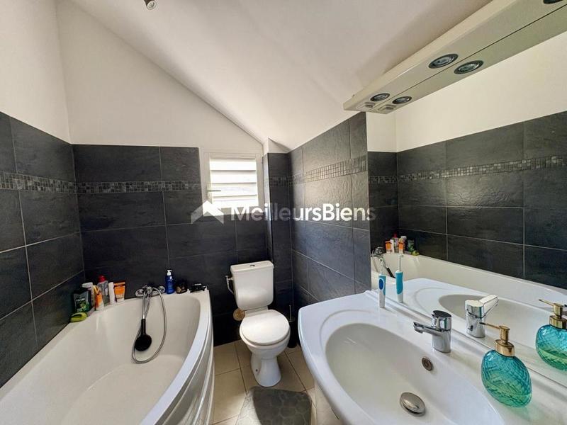 Maison - 110 m² - 4 pièces