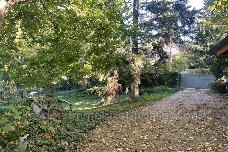 Propriété - 206 m² - 9 pièces