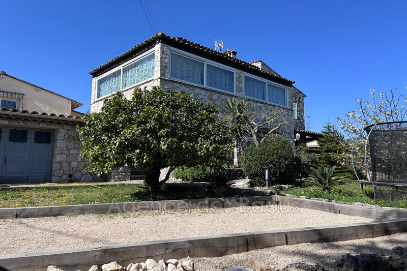 Maison - 260 m² - 7 pièces