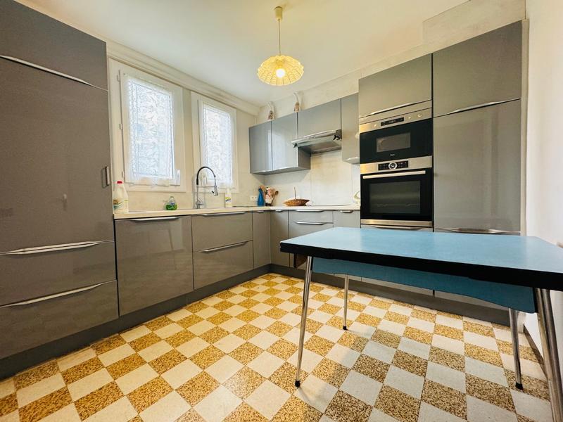 Maison - 99 m² - 5 pièces